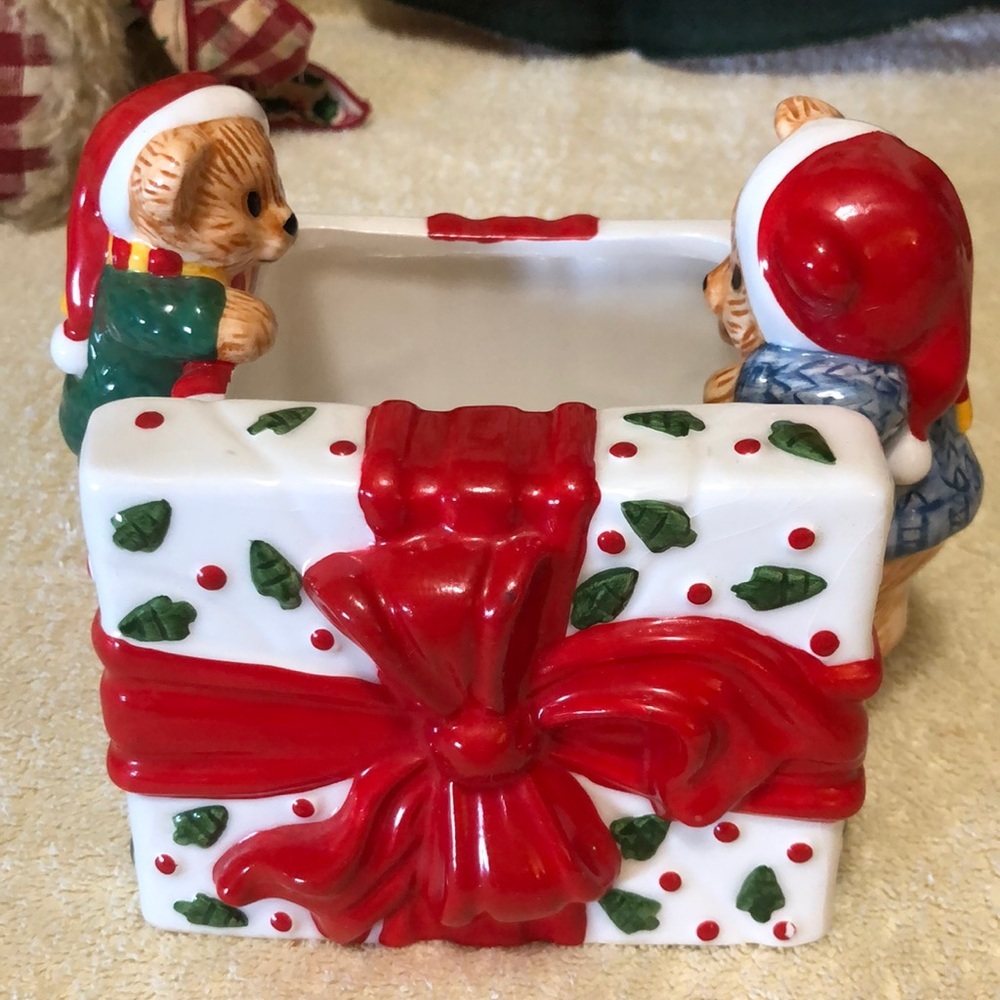 Figi 1998 Let's Peek Candy Dish 6" x 4" x 4.5"